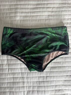 Brazilian Sunga Palm Print Swim Bottoms - Black & Green